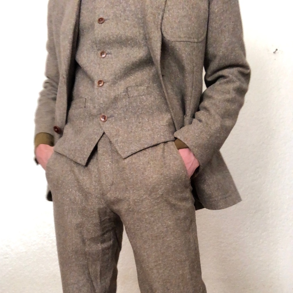 Gibson London 3 piece mens tweed suit brown/tan
